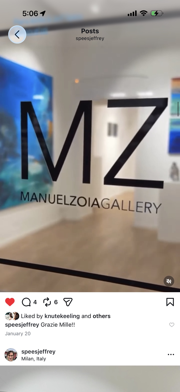 Ingresso della Manuel Zoi Gallery durante una mostra a Milano.